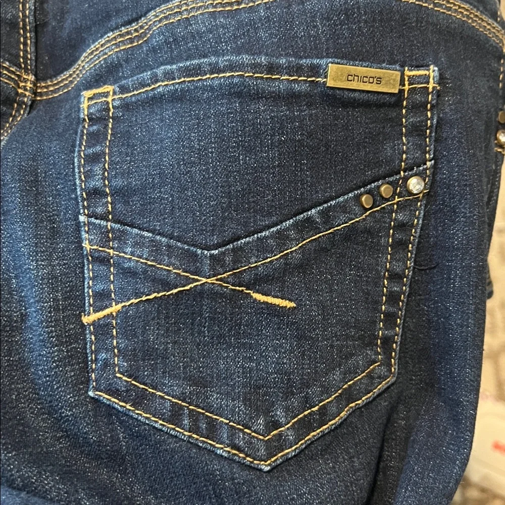 Chicos So Slimming Dark Wash Jeans .5 - Picture 7 of 7